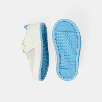 حذاء رياضي ستريت منخفض الرقبة باللون الأبيض للأولاد الصغار